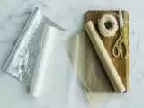 10 کاربرد کاغذ مومی در خانه داری که احتمالا نمی دانستید