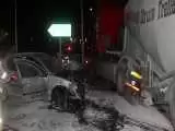 6 کشته و زخمی در تصادف ناگوار کامیون با پژو در تونل  -  3 نفر زنده زنده سوختند + جزئیات