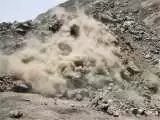 (فیلم) لحظه ناگوار ریزش کوه در جاده استان ایلام