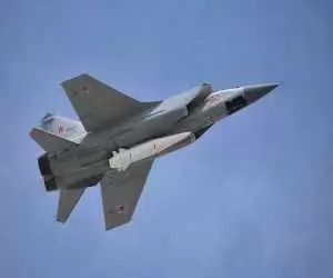 ویدیو  -  عملیات دیدنی نمایشی جنگنده های پیشرفته روسیه در دل آسمان