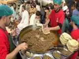 (فیلم) درست کردن چاپلی کباب توسط آشپز خیابانی پاکستان