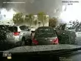 (فیلم) لحظه تخریب یک ساختمان بر اثر وقوع گردباد