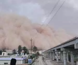 ویدیو  -  لحظه ترسناک ورود طوفان به شهر بردسکن