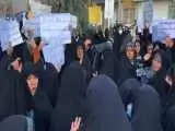 ویدیو  -  تجمع معترضین به ورود زنان به ورزشگاه در خیابان پاستور!