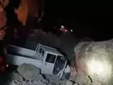 ویدیو  -  نخستین تصار از سقوط سنگ های غول پیکر در بزرگراه و له کردن خودروها