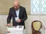 انجام مراحل رای گیری توسط رئیس مجلس + ویدئو  -  قالیباف رای خود را به صندوق انداخت