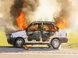 ویدیو  -  اطفاء آتش سوزی خودرو حامل قاچاق سوخت توسط آتش نشانان