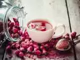 4 فایده چای گل سرخ برای سلامتی  -  چگونه این دمنوش گیاهی را درست کنیم؟