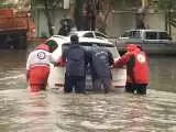 (فیلم) امدادرسانی مردمی به سیل زدگان مشهدی