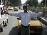ویدیو  -  آزمون جالب رانندگی توسط طالبان؛ تعویض دنده به صورت نمایشی بدون ماشین!