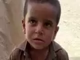 (فیلم) کودکان پابرهنه در روستای خلیج آباد سیستان