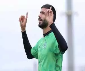 ویدیو  -  شکفت انگیزترین صحنه فوتبال ایران خلق شد  -  بازیکنی که تعویض شد اما در زمین ماند!