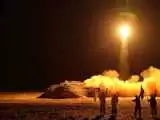 ویدیو  -  فیلم حمله موشکی ارتش یمن با استفاده از مپسک عاصف به کشتی فله بر یونانی