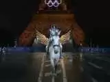 ویدیو  -  شوالیه فرانسوی حامل پرچم المپیک در مراسم افتتاحیه