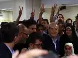(فیلم) حضور شبانه مسعود پزشکیان در بین مردم