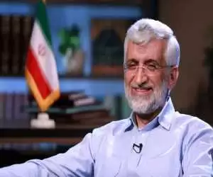 ویدیو - حمله جدید تیم تبلیغاتی جلیلی به قالیباف در پیاده روی اربعین؛ لبخندهای معنادار جلیلی به حرف پسر نوجوان!