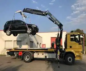 ویدیو - روش جدید سرقت خودرو با استفاده از جرثقیل در زاهدان