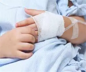 نجات کودک نهاوندی توسط پرستار جوان + ویدئو