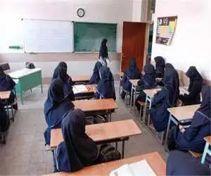 ویدیو  -  عظیمی راد: پول گرفتن مدارس دولتی از والدین هیچ وقت حل نمی شود!