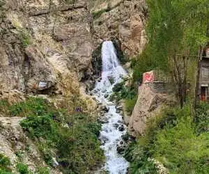 قشنگ ترین آبشارهای تهران که باید در بهار ببینید