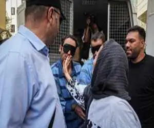ویدیو - سیلی سنگین به صورت سارق معروف تهرانی در حضور ماموران پلیس