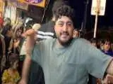 آواز باشکوه شاد پسر وسط خیابون -  تو ملت عین مور و ملخ چه رقص مازنی پایتخت میرقصه انگاری ربات!