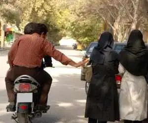 دستبند به دست سارقان تلفن همراه دانشجوی دانشگاه شهید بهشتی + ویدئو