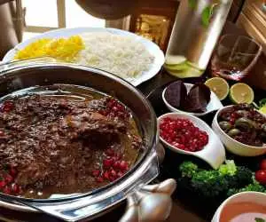 ویدیو - تحسین ویژه بازیگر آمریکایی از خورشت فسنجان با چاشنی شوخی با تعارف ایرانی ها