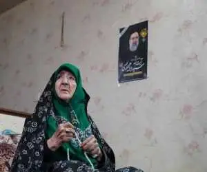 ویدیو  -  مادر مرحوم رئیسی خطاب به پزشکیان: سوار هلیکوپتر نشو