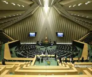 فکر می کنید چون مملکت امام زمان است هر بلایی سر مردم بیاورید اتفاقی نمی افتد؟  -  حسن روحانی و علی انصاری را احضار کنید  -  فریادهای یک نماینده