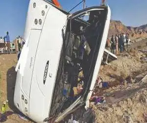 واژگونی اتوبوس مسافربری تهران–یاسوج + ویدئو  -  3 نفر کشته شدند