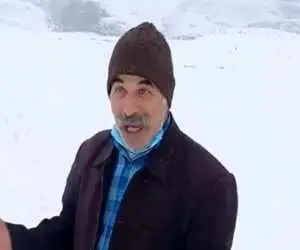 ویدیو  -  ذوق شدید پیرمرد یزدی پس از بارش برف