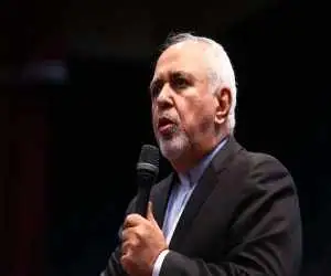 ویدیو  -  کنایه زیرپوستی ظریف به جلیلی: با آن قطعنامه ها بر علیه ایران، برجام لطف خدا بود - ما انتخاب کردیم که صلح آوران را خائن بدانیم!