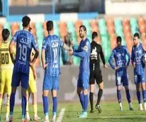 عارف غلامی اول بازی اش را درست کند بعد حرف سیاسی بزند  -  ساپینتو از خدایش باید باشد که تاجرنیا به رختکن بیاید