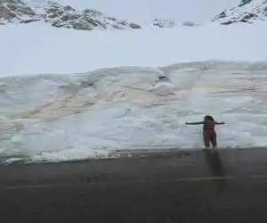 شاهکار زمستان در بام کردستان