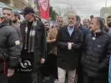 ویدیو  -  قالیباف با حضور نوه اش در راهپیمایی 22 بهمن: مردم با حضورشان مشت محکمی به دهان یاوه گویان ایران اسلامی زدند