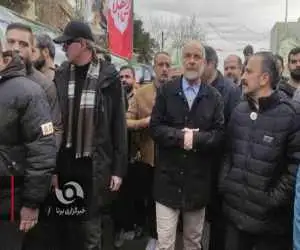 ویدیو  -  قالیباف با حضور نوه اش در راهپیمایی 22 بهمن: مردم با حضورشان مشت محکمی به دهان یاوه گویان ایران اسلامی زدند