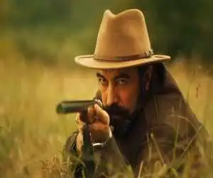 از (اسکورت) تا (زنده شور)، از (نیم شب) تا( خانم والده)