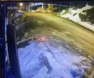 لحظه پرواز جالب خودرو دنا و سقوط به دره  در جاده چالوس  -  ببینید