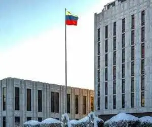 کاردار روسیه در آمریکا: جنگ رو به پایان است