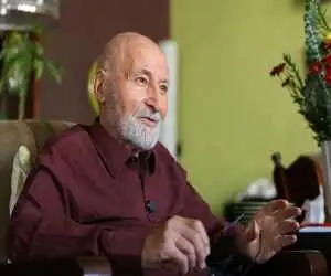 ویدیو  -  بهزاد نبوی: در خودروسازی نه تنها پیشرفت نکردیم، حتی پس رفت هم داشته ایم