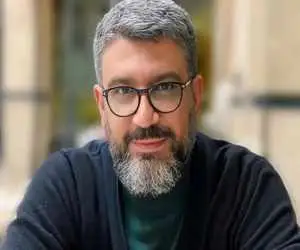 متر شما چطوریه؟ حالا شد خون شور؟ علی دایی رفته پیست اسکی چرا اَخ شده؟ + ویدئو  -  اعتراض رضا رشیدپور به خارج نشین ها