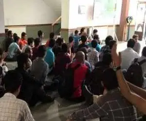 شرق: حداقل 180 نفر از دانشجویان دانشگاه های تهران پیامک ممنوعیت ورود به دانشگاه دریافت کردند