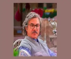 عمو پورنگ در نقش پیروز -  عکس