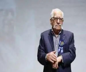 وداع با پیکر اولین مترجم منشور کوروش در تهران برای خاکسپاری در شیراز