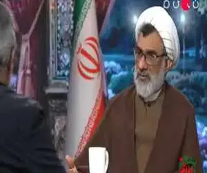 ویدیو  -  دبیر شورای عالی انقلاب فرهنگی: هرکسی سخن تفرقه آمیز بزند؛ یا نفوذی است یا نادان!