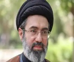 تصویر  -  تصویری از آیت الله سیدمجتبی خامنه ای در جبهه های دوران دفاع مقدس