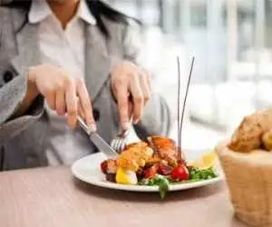 چرا بعضی ها هرچه می خورند چاق نمی شوند؟ -  بررسی مثلث متابولیسم، ژنتیک و سبک زندگی -  نقش میکروبیوم روده در سوخت‎ وساز بدن چیست؟
