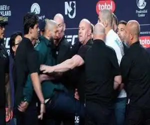 ویدیو  -  لگد زدن چیمایف به استریکلند در جریان دوئل نگاه ها پیش از تورنمنت ufc