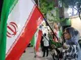 ویدیو  -  مداحی متفاوت در میدان انقلاب در وصف دختران و زنان